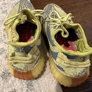 Sneakers y eezy used condition size 6.5 women